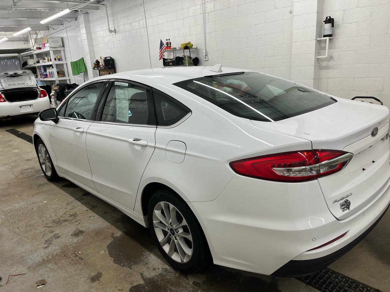 Used 2020 Ford Fusion SE image 2