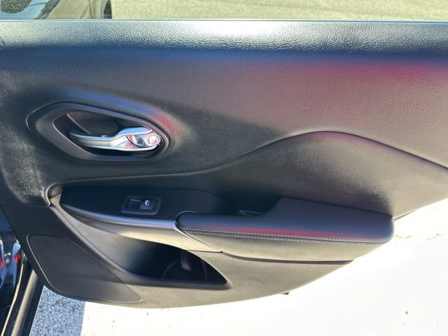 Used 2019 Jeep Cherokee Latitude Plus image 42