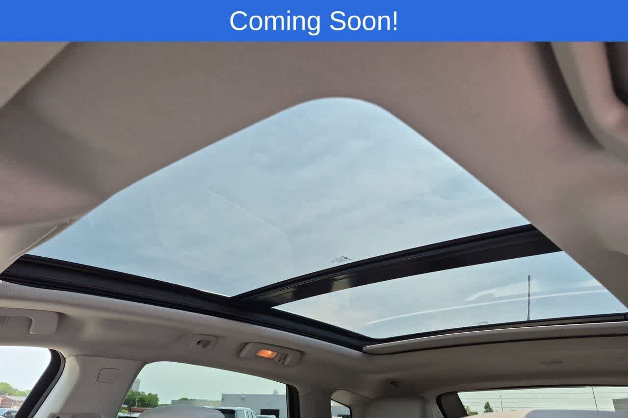 Used 2015 Cadillac SRX Luxury w/ Driver Awareness Package AWD/4WD image 19