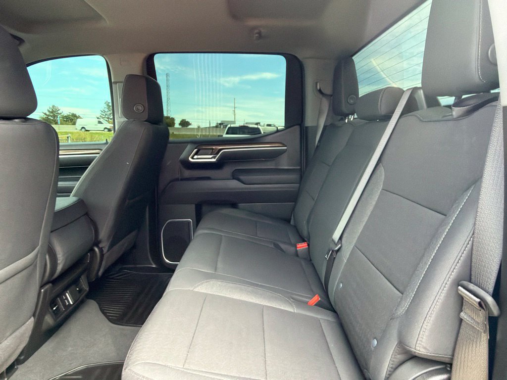 Used 2025 Chevrolet Silverado 1500 LT AWD/4WD image 14