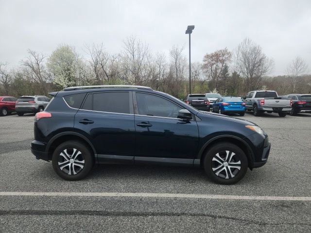 Used 2018 Toyota RAV4 LE image 5
