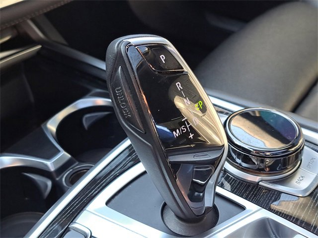 Used 2019 BMW 750i image 18