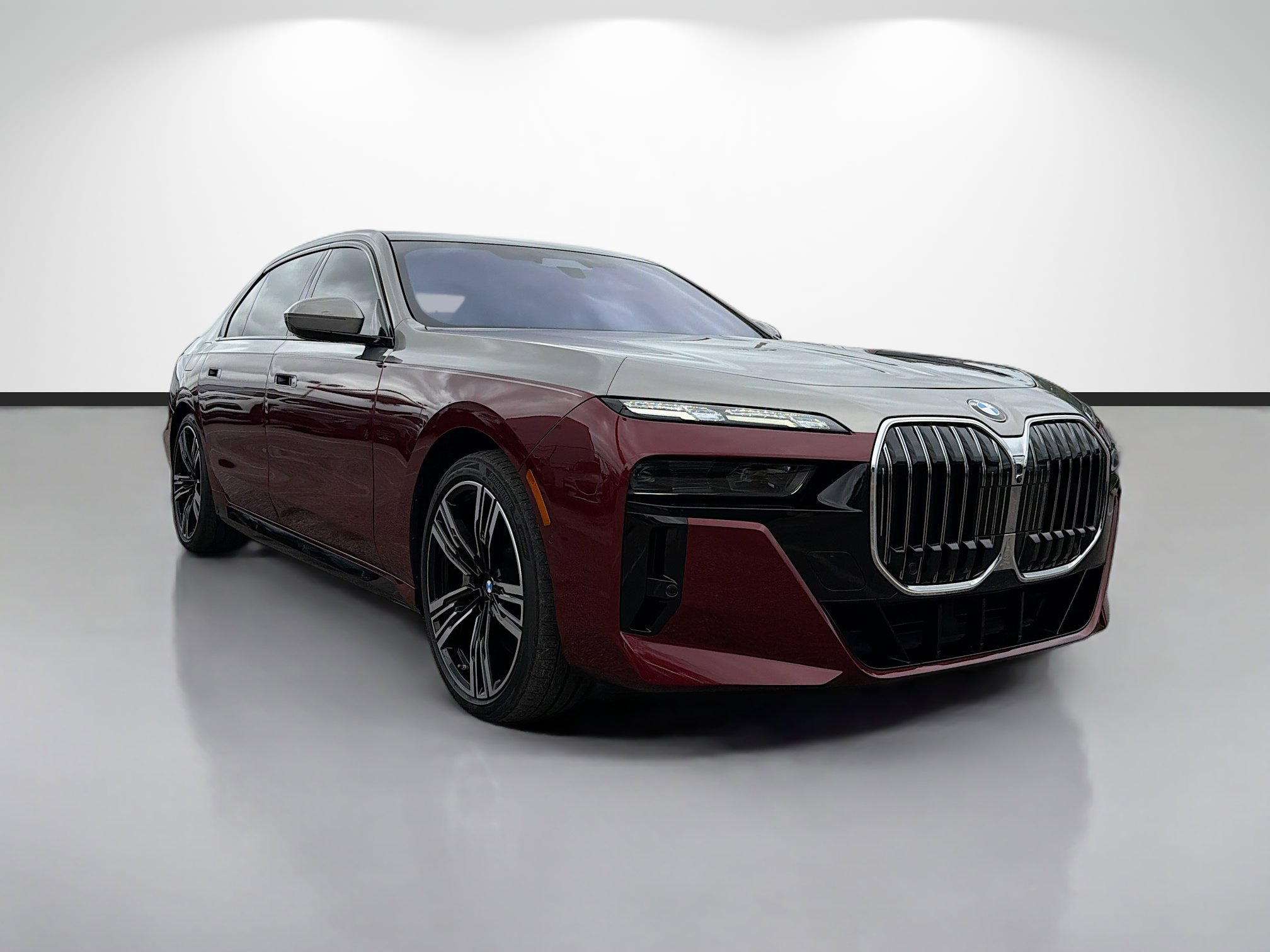 Used 2023 BMW 760i xDrive w/ Executive Package image 1