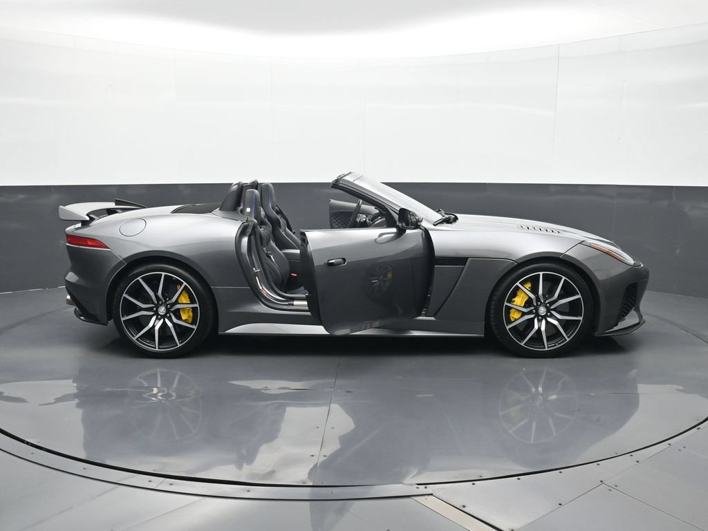 Used 2017 Jaguar F-TYPE SVR AWD/4WD image 30