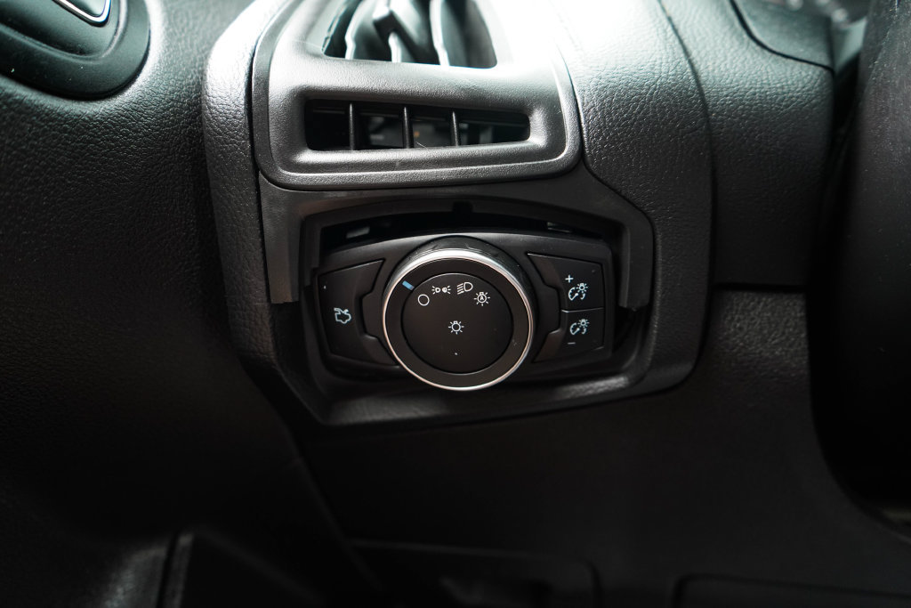 Used 2018 Ford Focus SE FWD image 29