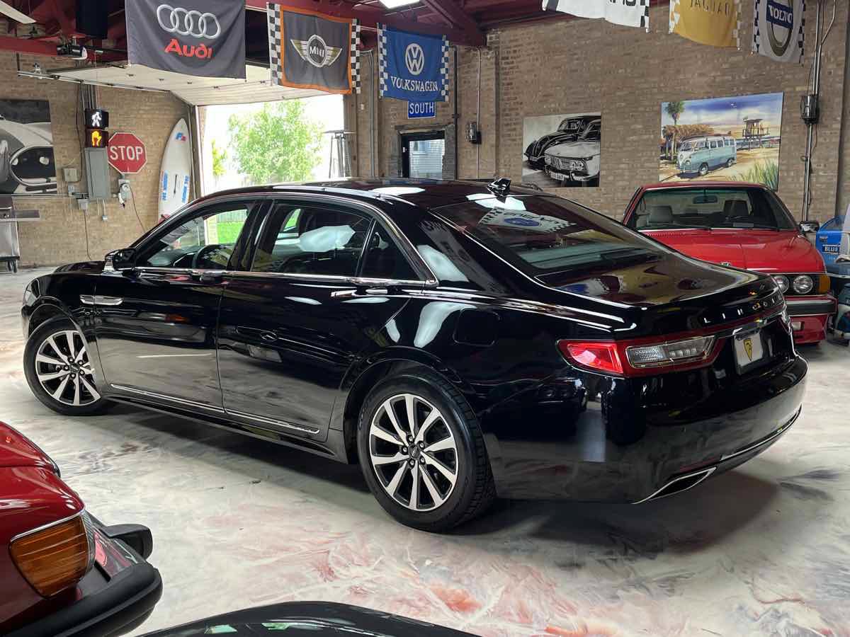 Used 2018 Lincoln Continental Premiere AWD/4WD image 5