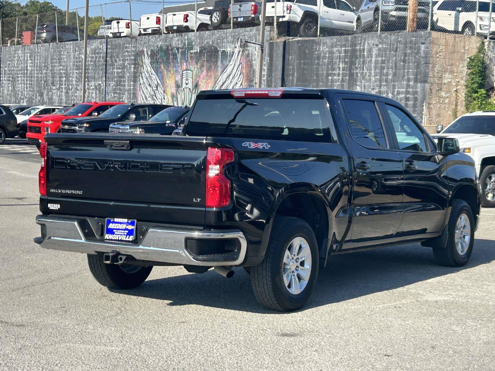 Used 2025 Chevrolet Silverado 1500 LT AWD/4WD image 7