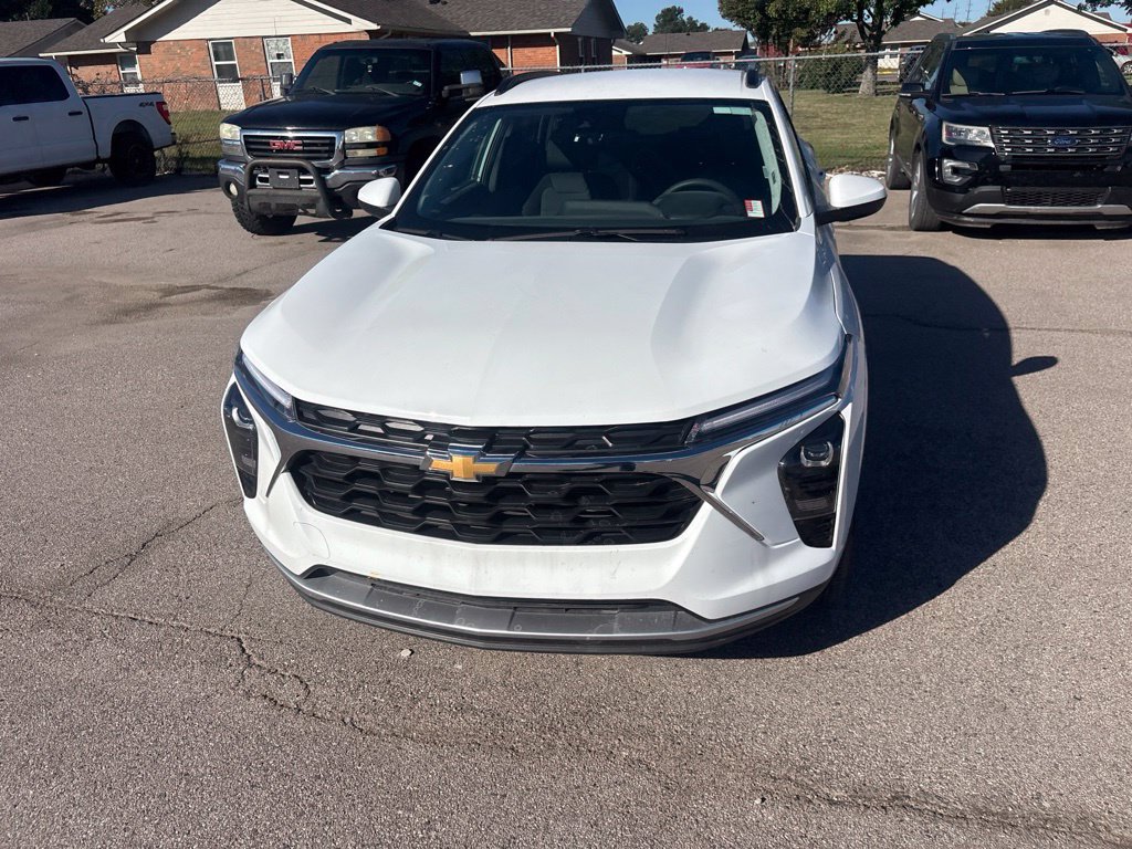 Used 2026 Chevrolet Trax LT FWD image 5