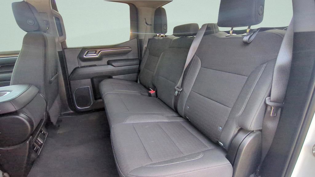 Used 2025 Chevrolet Silverado 1500 LT RWD image 10