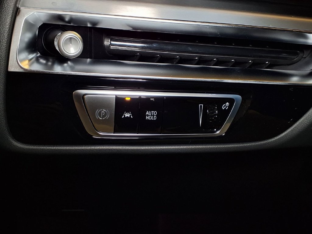 New 2027 Cadillac Lyriq Sport AWD/4WD image 17