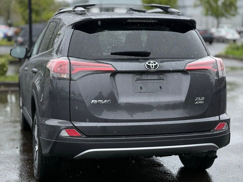 Used 2018 Toyota RAV4 XLE image 3