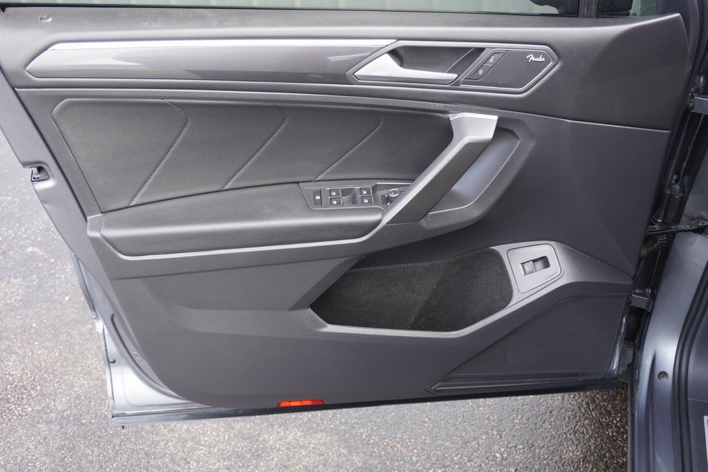 Used 2021 Volkswagen Tiguan SEL Premium R-Line image 9