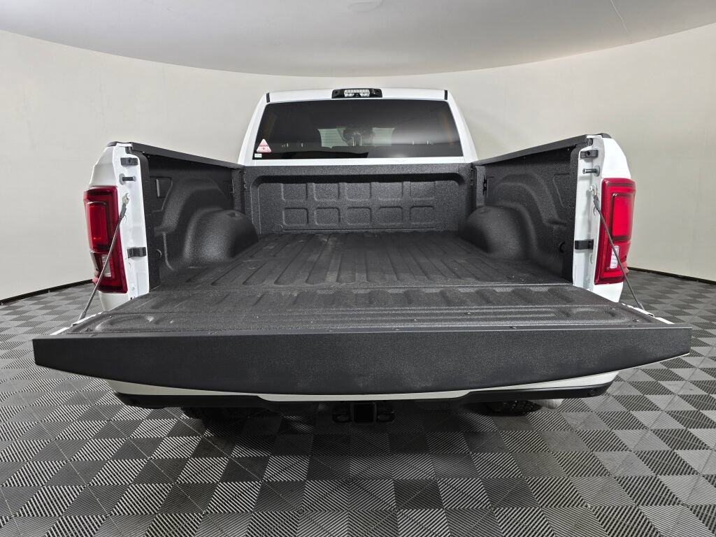 New 2026 RAM 3500 Big Horn AWD/4WD image 14