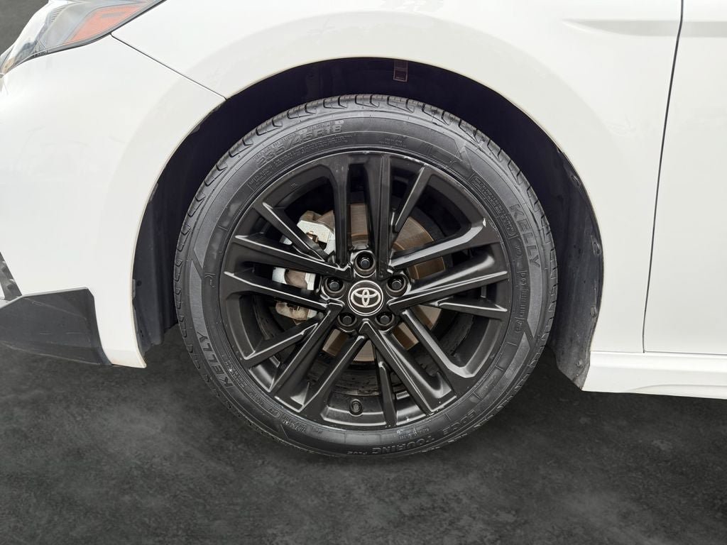 Used 2025 Toyota Camry SE FWD image 4