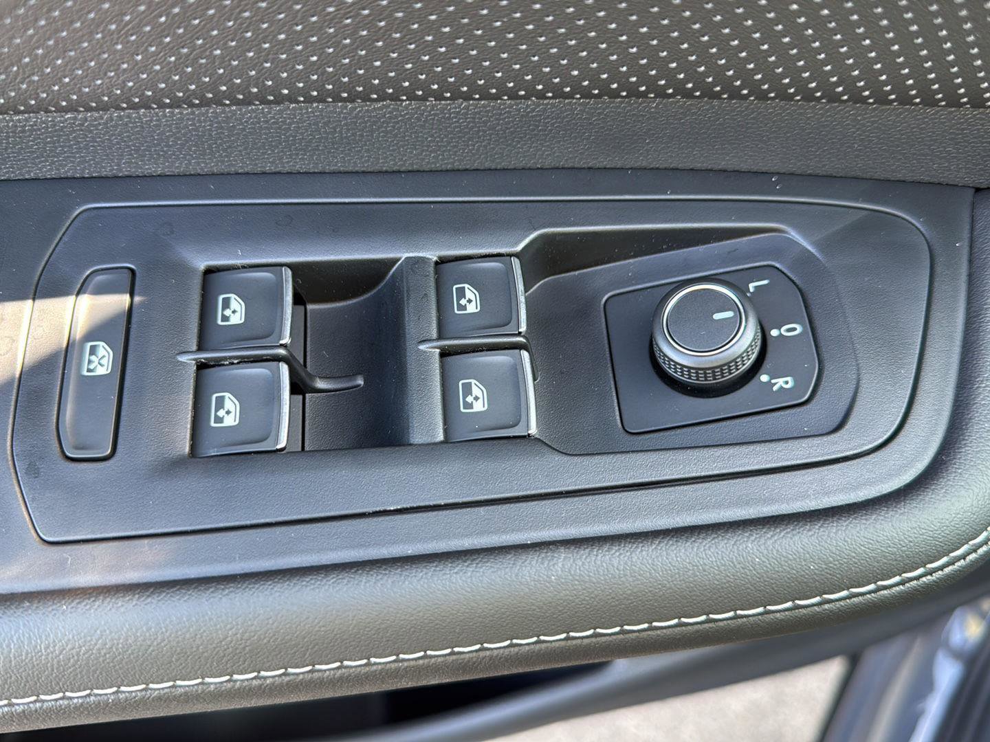 New 2026 Volkswagen Atlas SE image 19