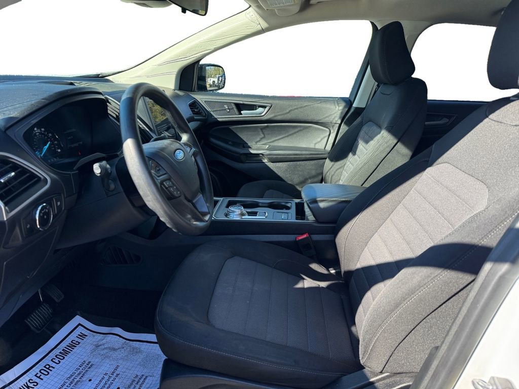Certified 2024 Ford Edge SE w/ Black Appearance Package image 13