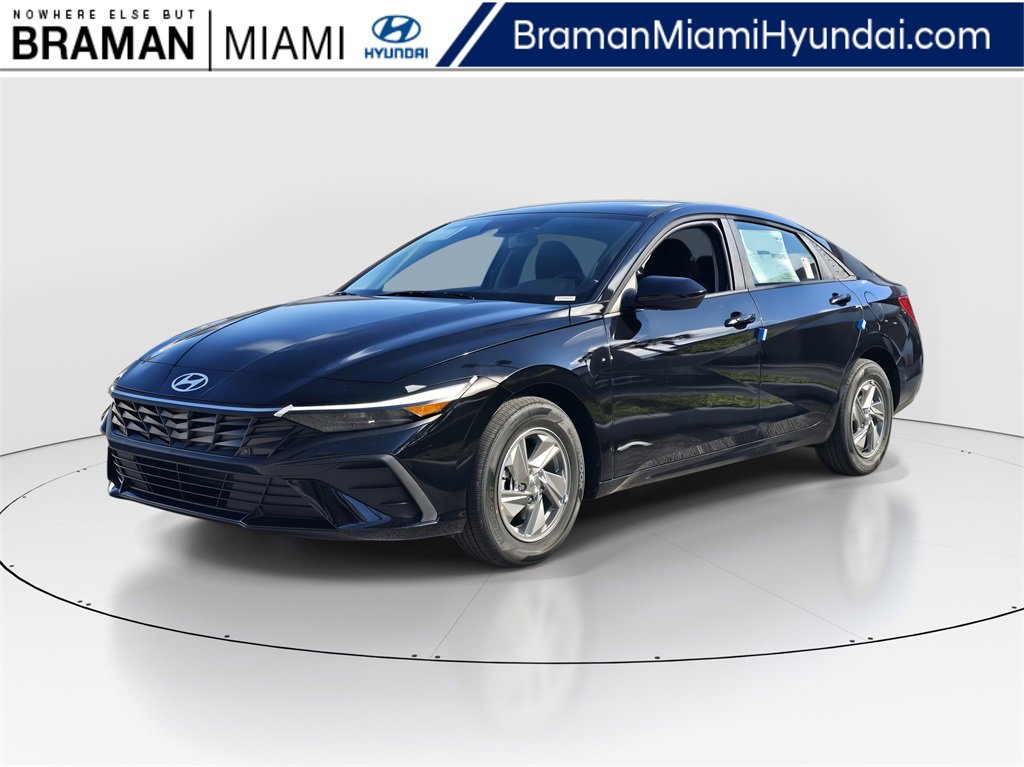 New 2026 Hyundai Elantra SE