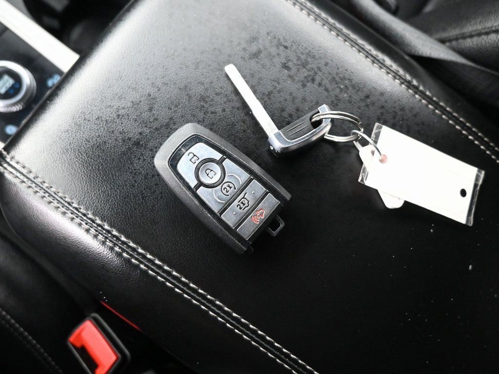 Used 2023 Ford Explorer Limited image 12