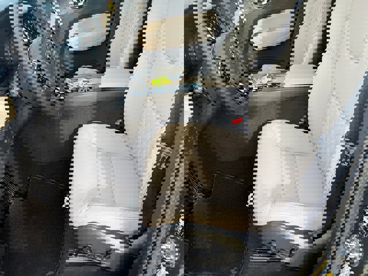 New 2026 Volvo XC60 B5 Plus w/ Protection Package Premier image 17