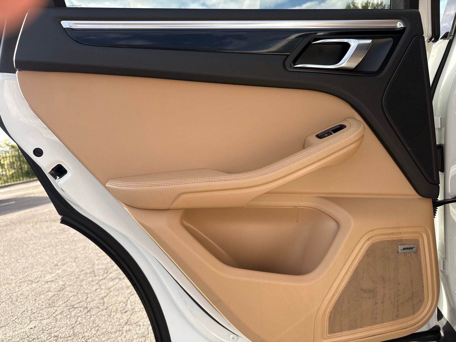 Used 2018 Porsche Macan image 23