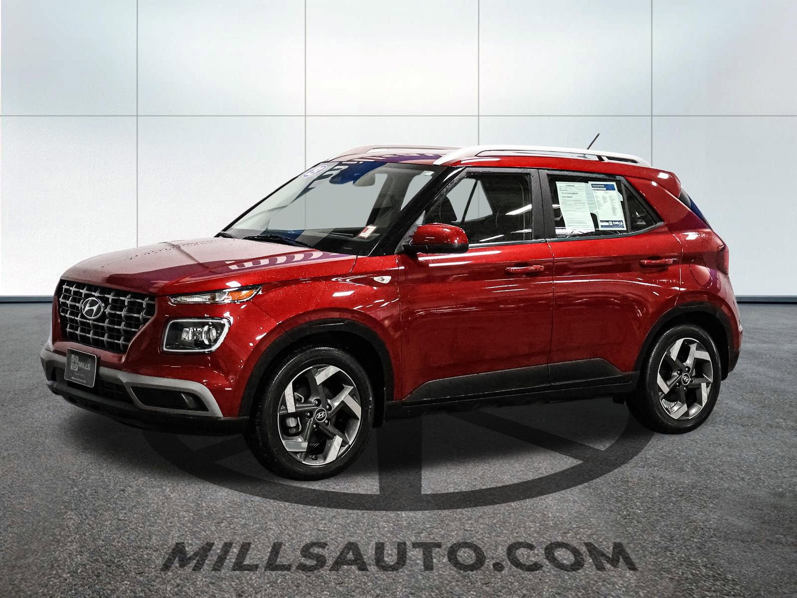 Used 2023 Hyundai Venue Limited w/ Cargo Package image 2
