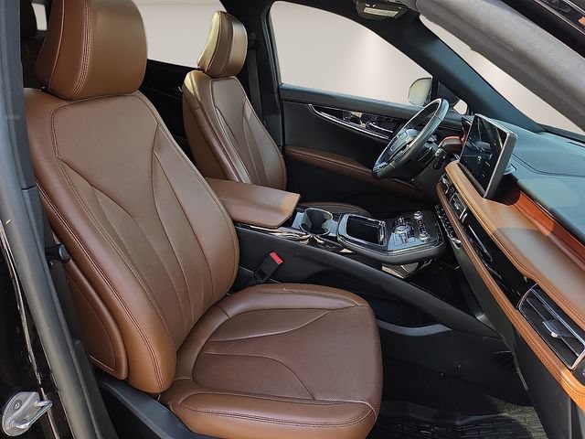 Used 2023 Lincoln Nautilus Reserve w/ Luxury Package AWD/4WD image 15