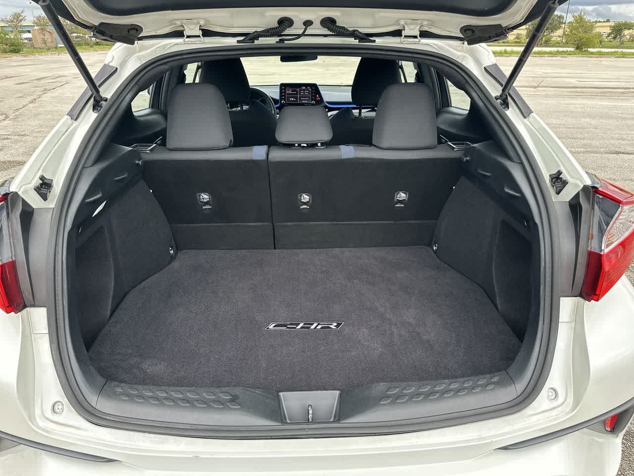 Used 2021 Toyota C-HR XLE FWD image 31