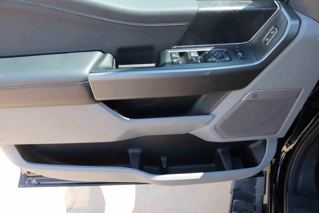 New 2025 Ford F250 XLT w/ Black Appearance Package image 16
