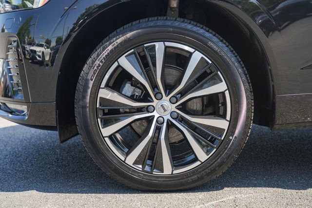 Certified 2024 Volvo XC60 B5 Plus w/ Protection Package Premier AWD/4WD image 18