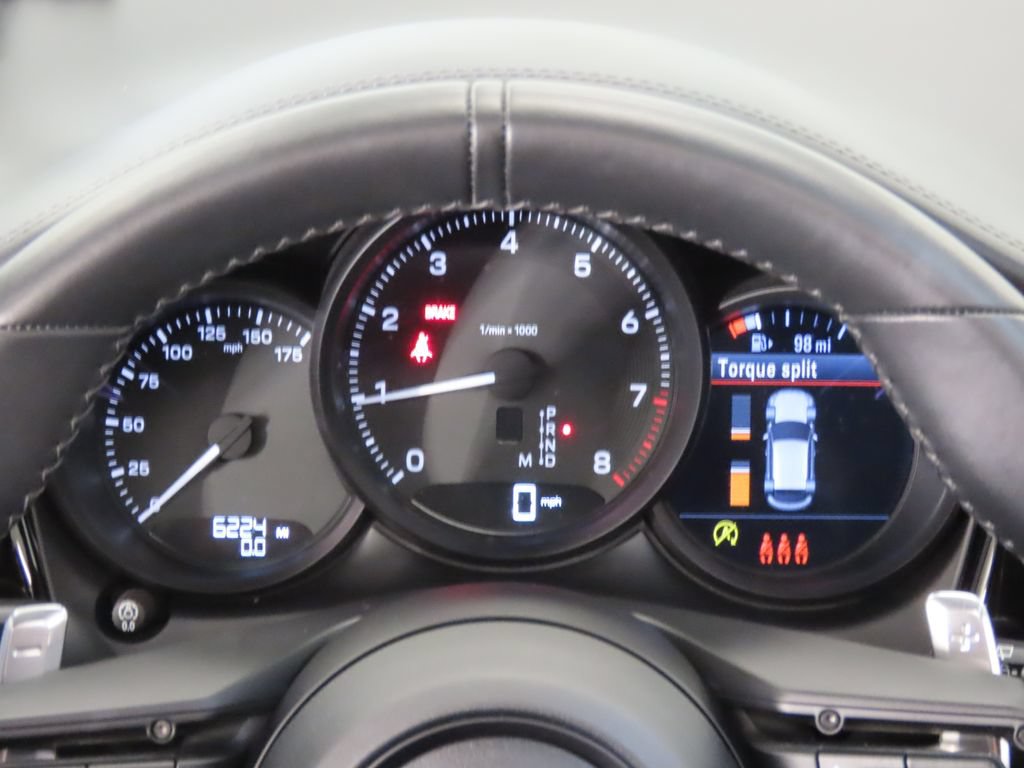 Certified 2026 Porsche Macan AWD/4WD image 16