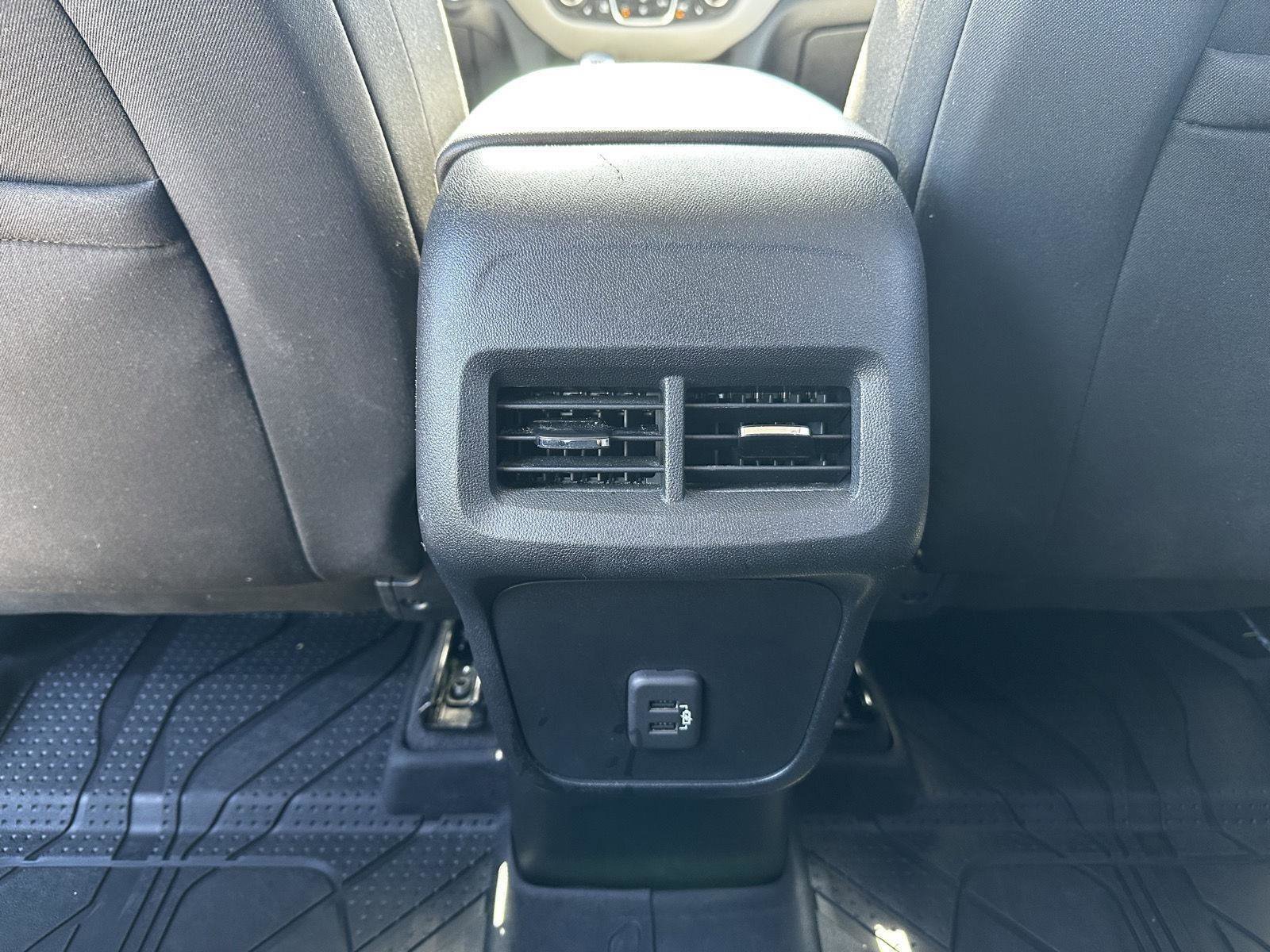 Used 2019 Chevrolet Equinox LT AWD/4WD image 22