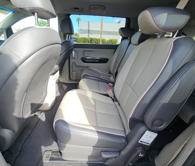 Used 2016 Kia Sedona EX FWD image 7