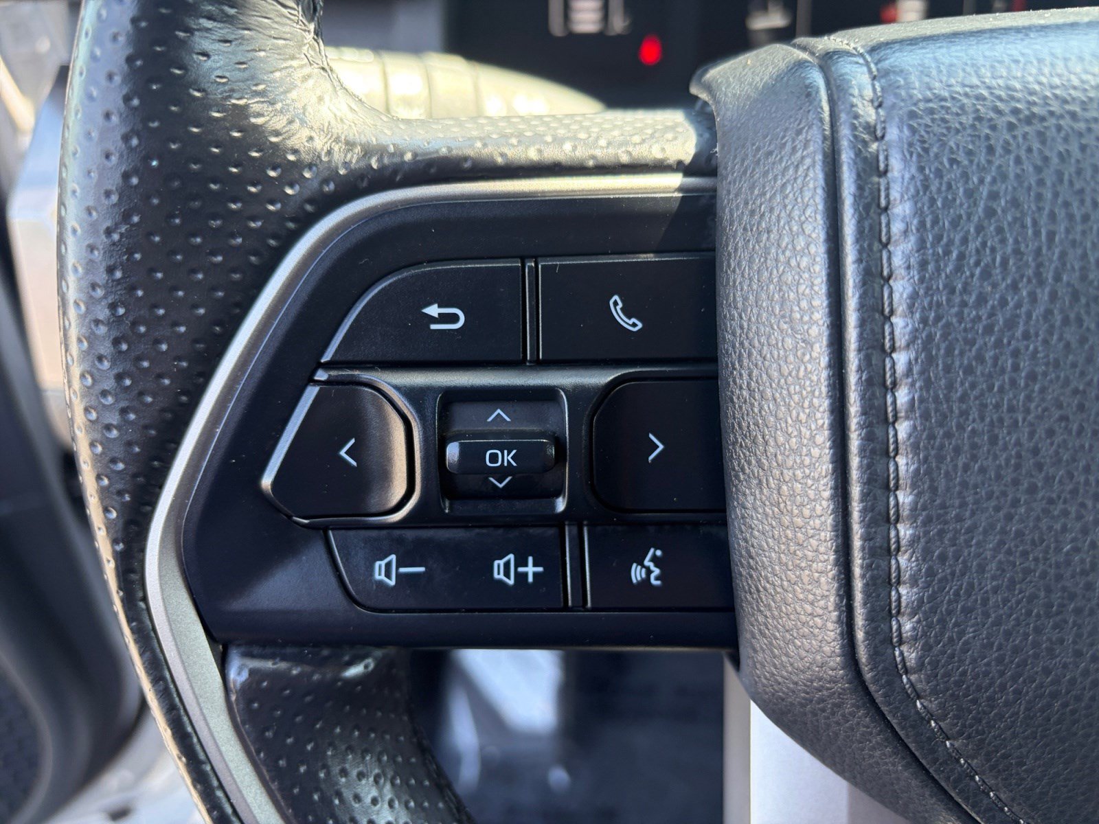Certified 2025 Toyota 4Runner SR5 AWD/4WD image 14
