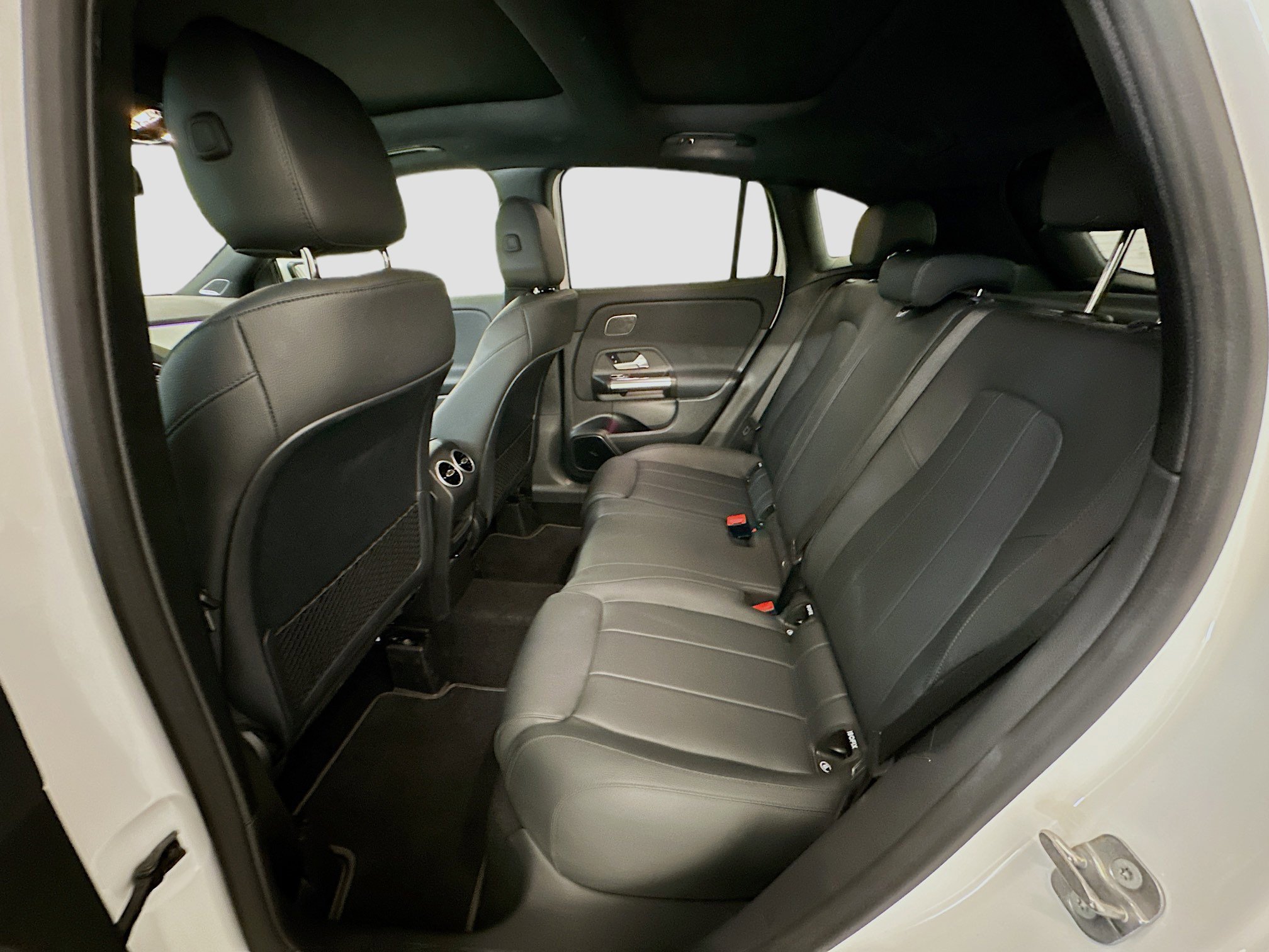 Used 2025 Mercedes-Benz GLA 250 4MATIC image 29