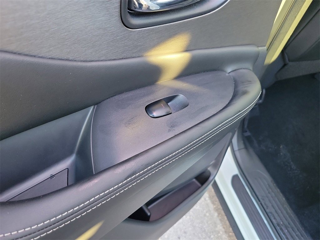 Certified 2024 Nissan Murano SV image 12