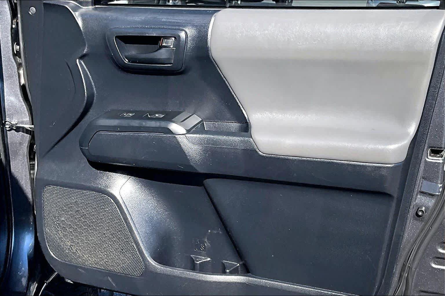 Used 2019 Toyota Tacoma SR w/ SR Convenience Package AWD/4WD image 22