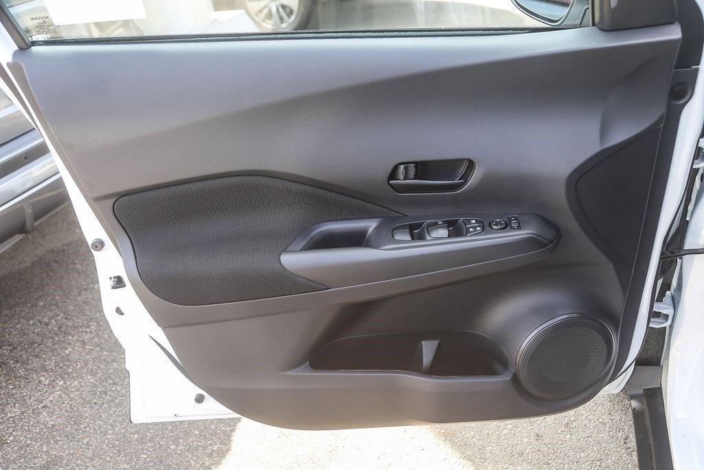 Certified 2025 Nissan Kicks Play S image 19