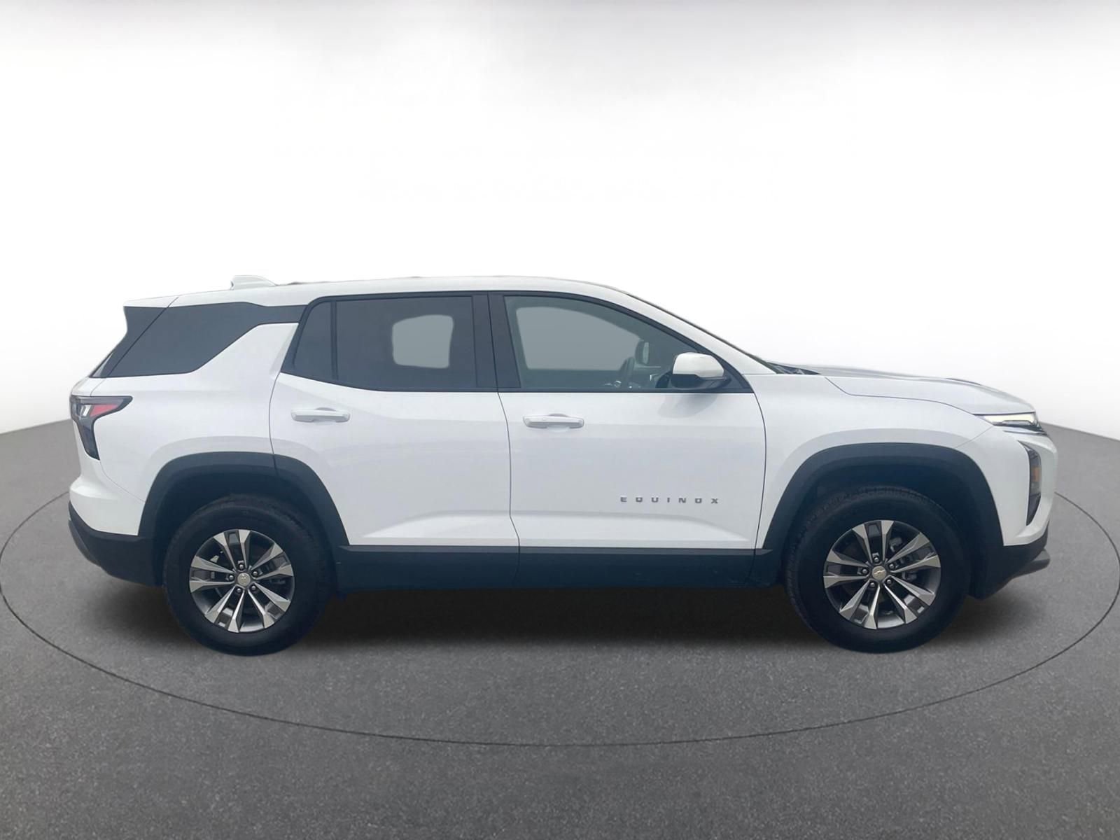 Used 2025 Chevrolet Equinox LT image 15