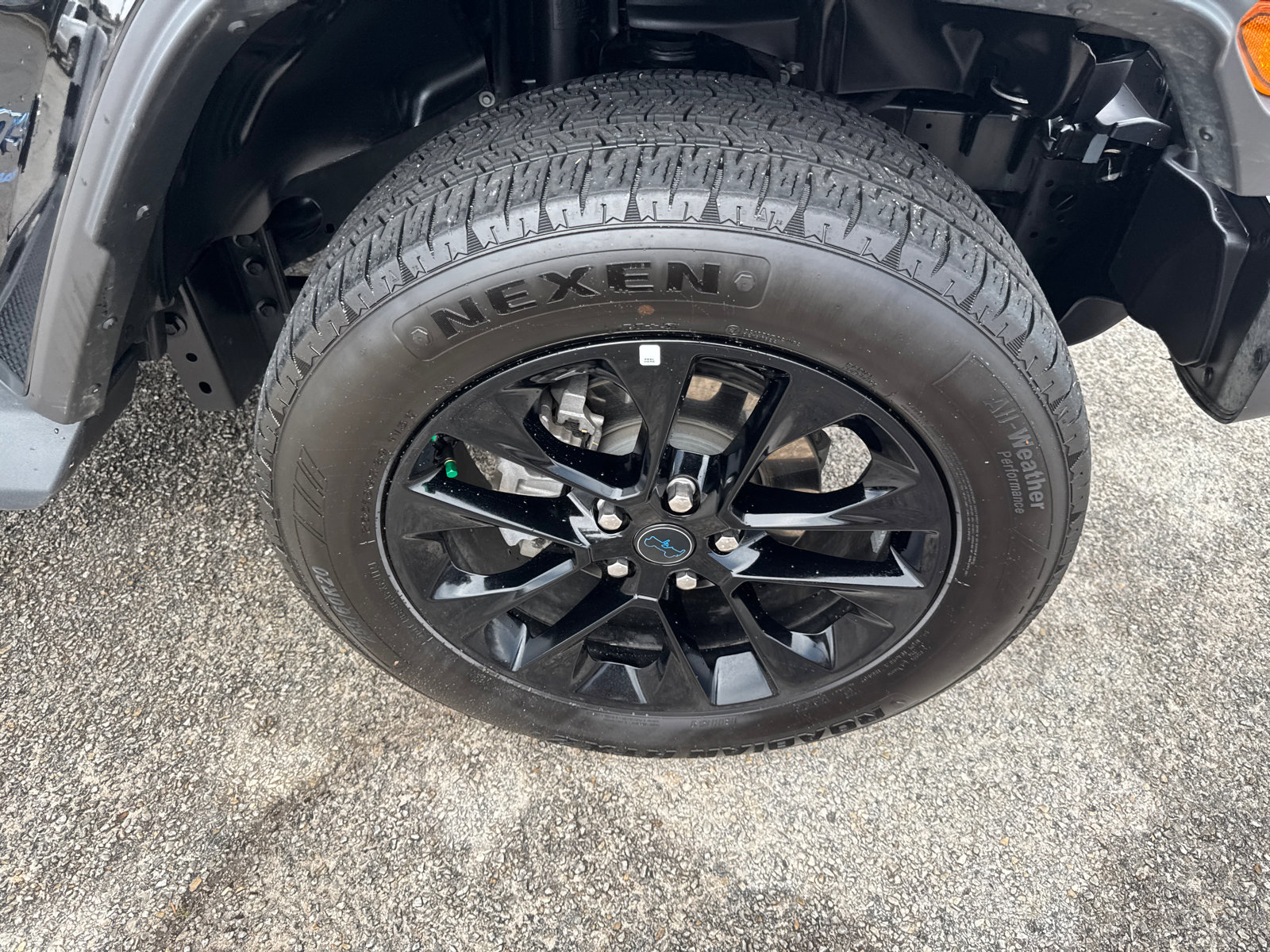 Used 2025 Jeep Wrangler Sahara image 12