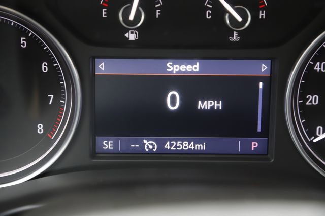 Used 2022 Buick Enclave Essence FWD image 32