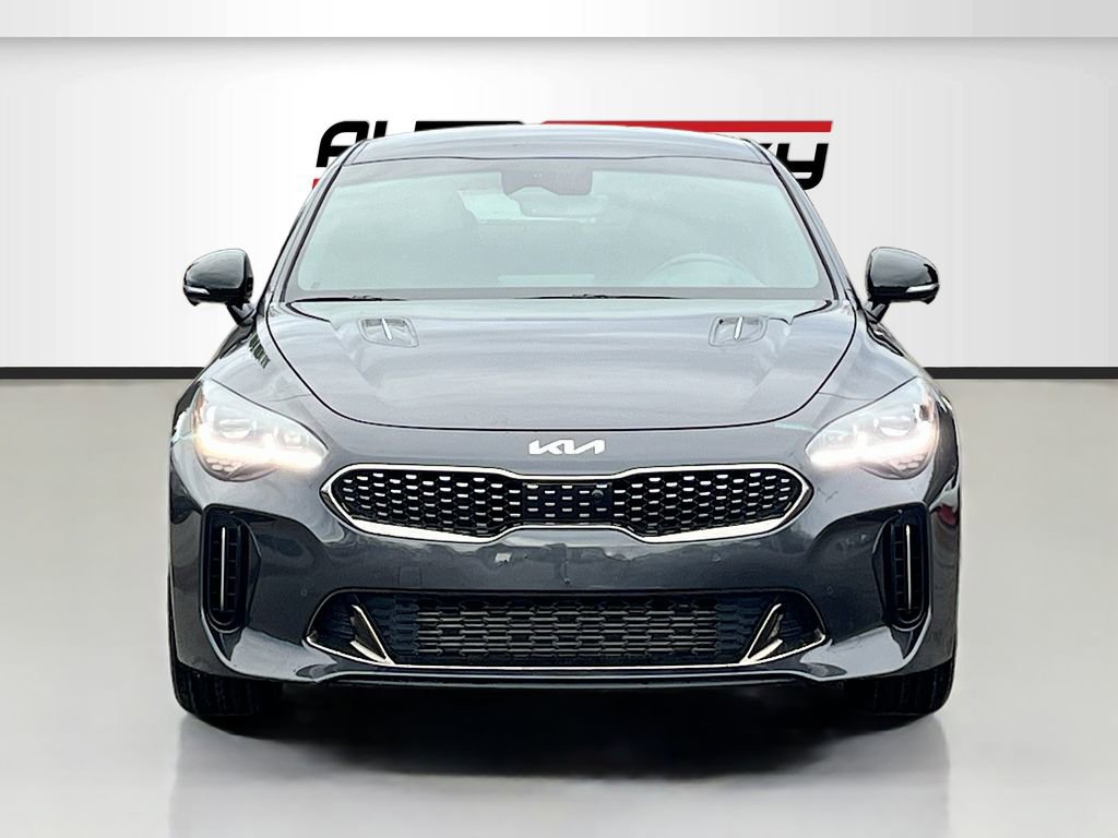 Used 2023 Kia Stinger GT2 image 2