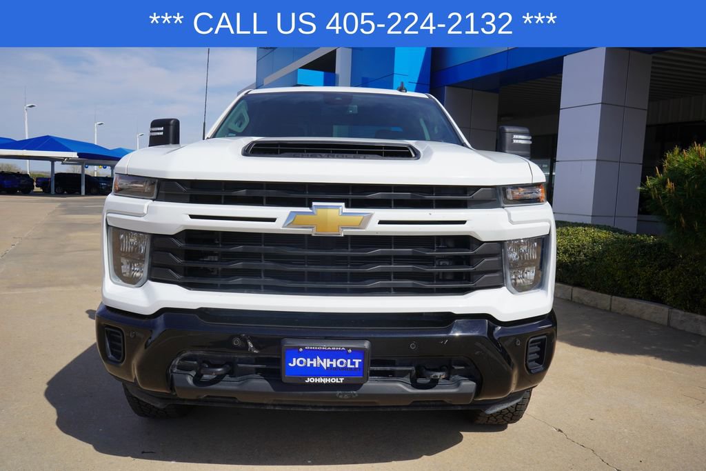 Used 2025 Chevrolet Silverado 2500 Custom w/ Custom Value Package image 3
