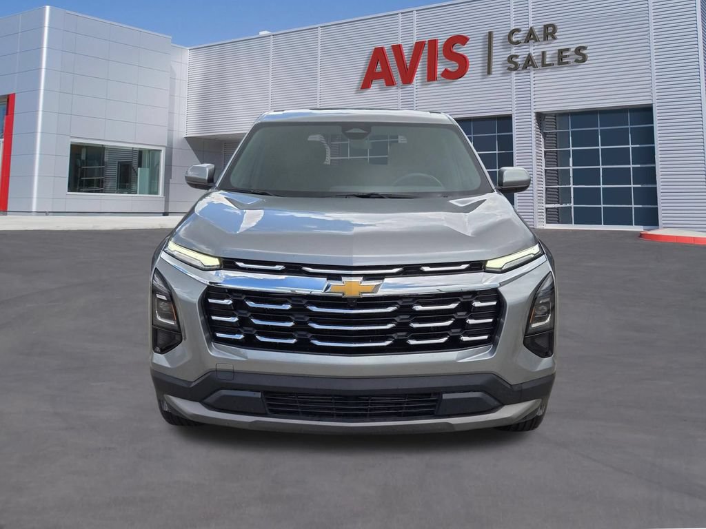 Used 2025 Chevrolet Equinox LT AWD/4WD image 2