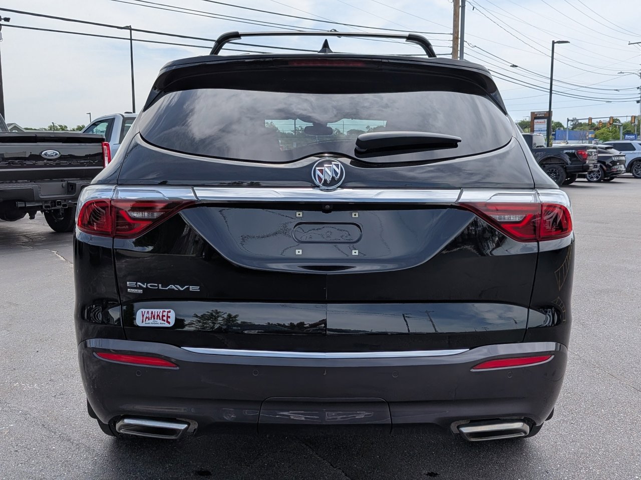 Used 2024 Buick Enclave Essence w/ Experience Buick Package AWD/4WD image 5