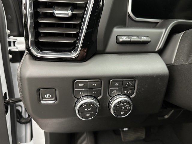 New 2026 GMC Sierra 3500 Denali w/ Denali Reserve Package image 16