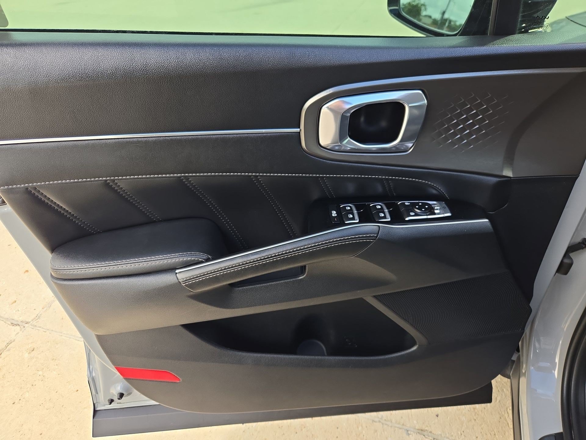 Used 2023 Kia Sorento SX FWD image 13