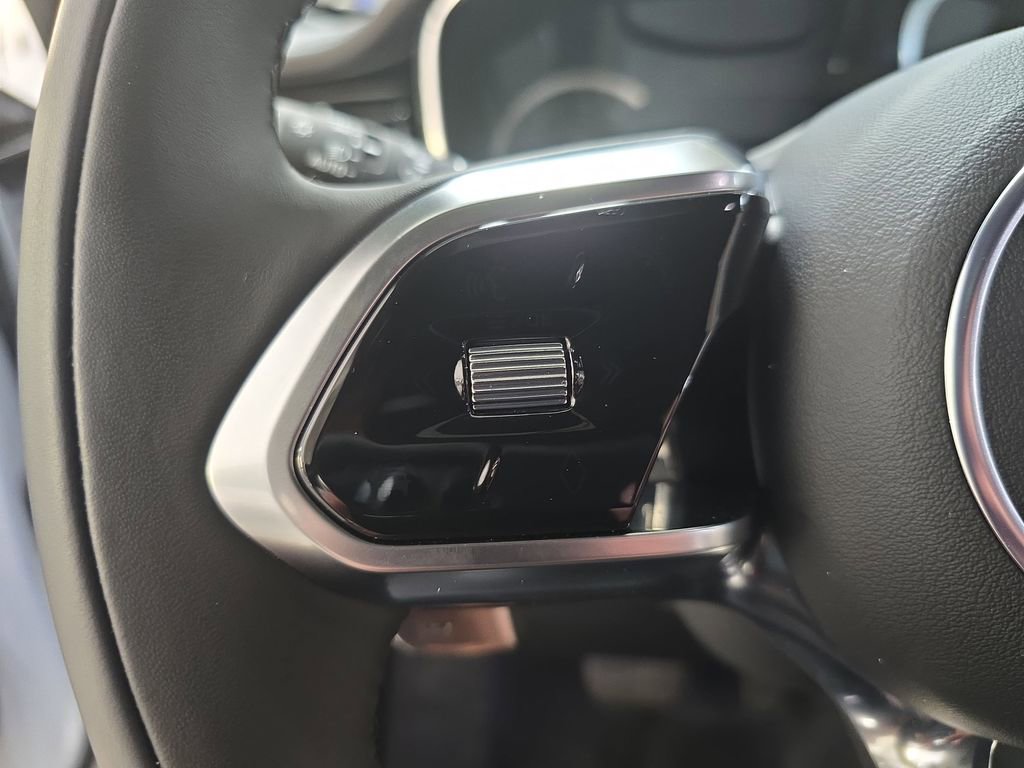 Used 2023 Jaguar F-PACE S image 18