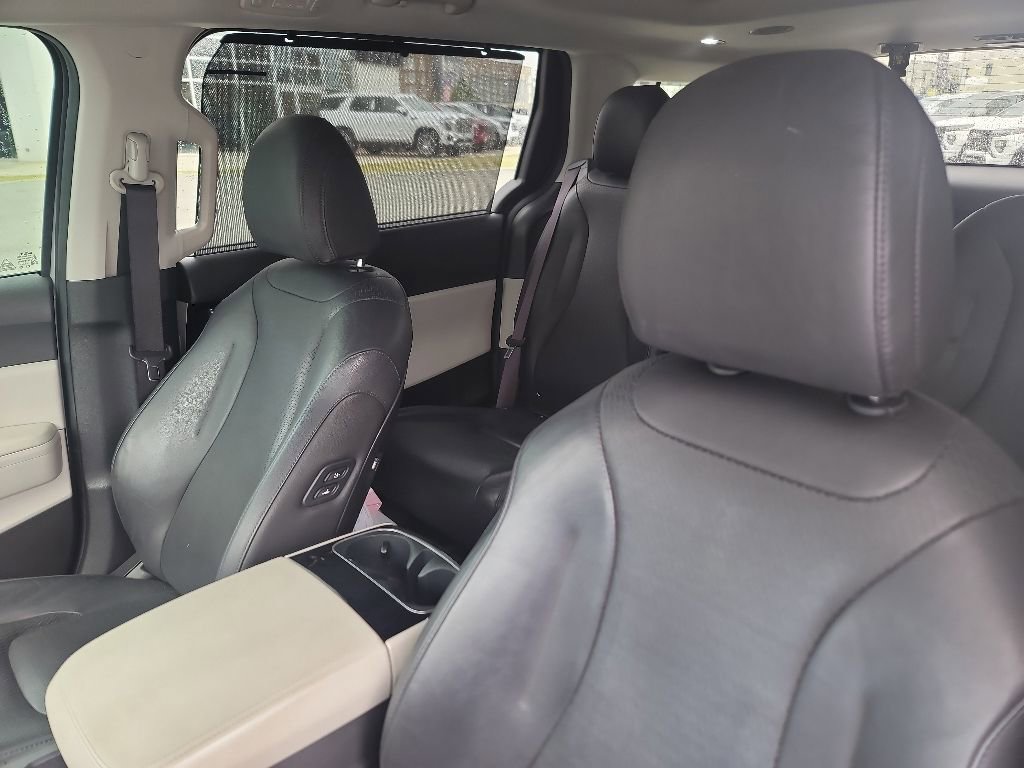 Used 2024 Kia Carnival SX Prestige FWD image 11