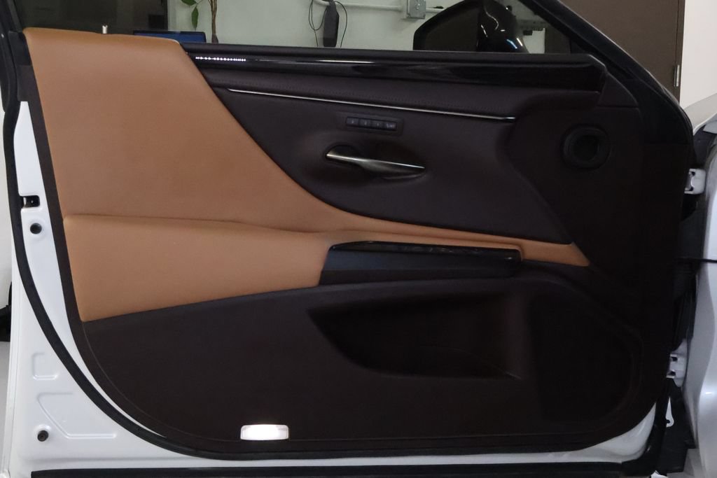 Used 2019 Lexus ES 350 w/ Premium Package FWD image 12