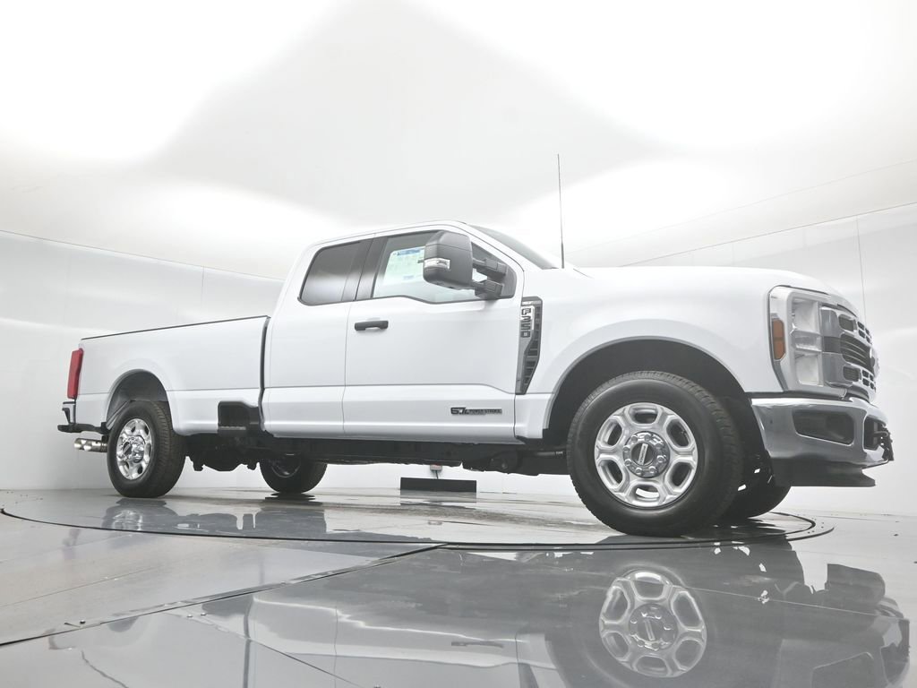 New 2026 Ford F350 XLT image 40